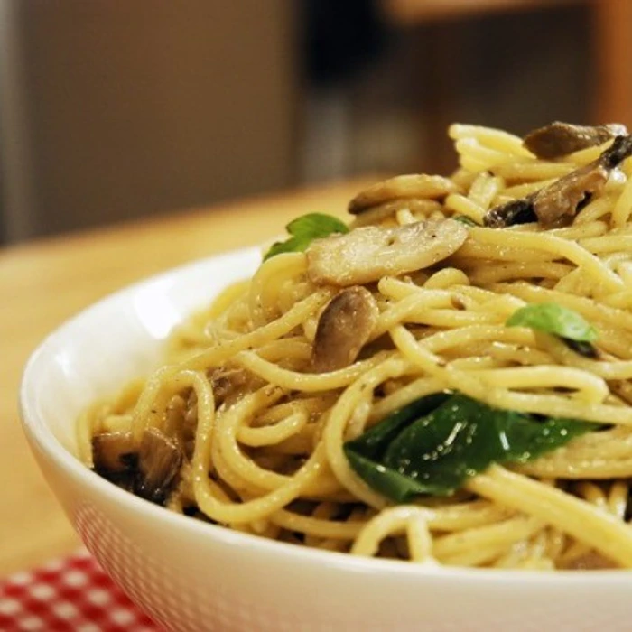 Spaghetti With Chicken Mushroom Cream Sauce
