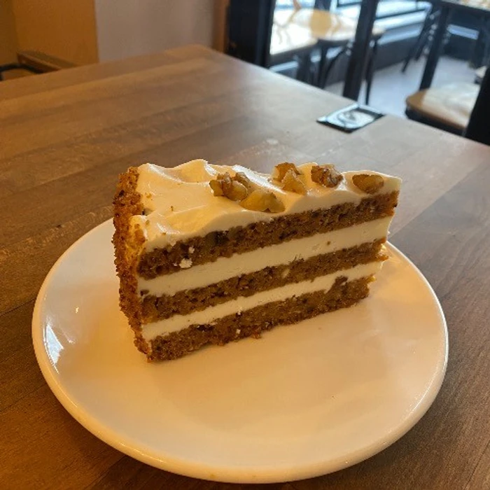 Havuçlu Cevizli Kremalı Kek