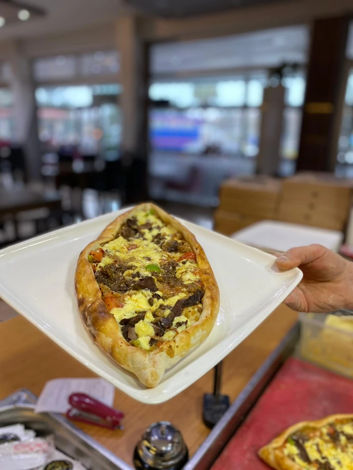Gemischtes Pide