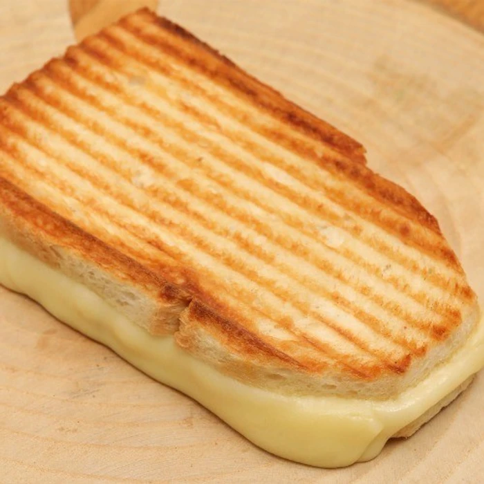 Çifte Kaşarlı Tost