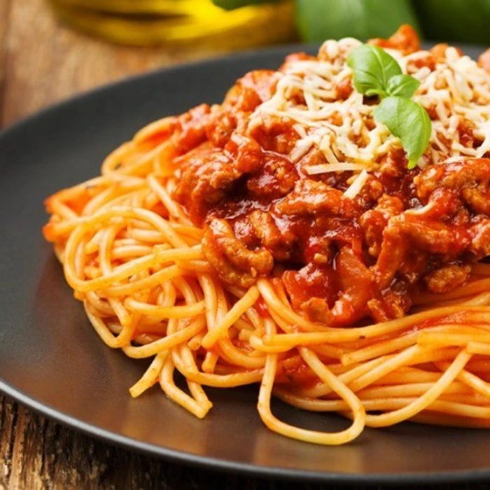 Spagetti̇ Bolognese