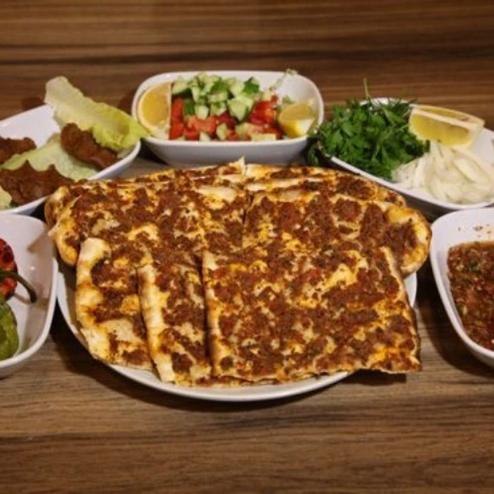 Yaprak Kiymali Lahmacun