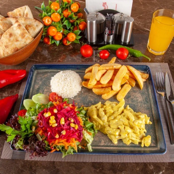 Köri̇ Soslu Tavuk