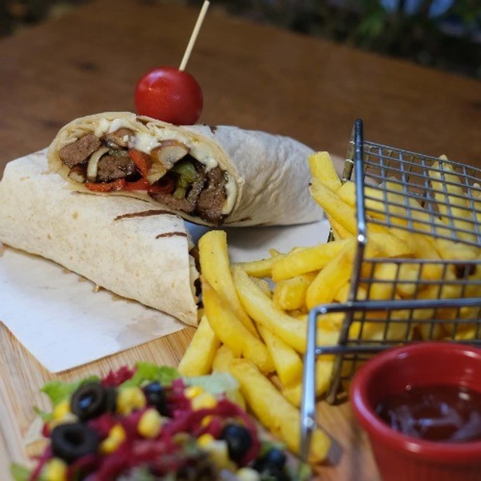 Köfteli̇ Wrap