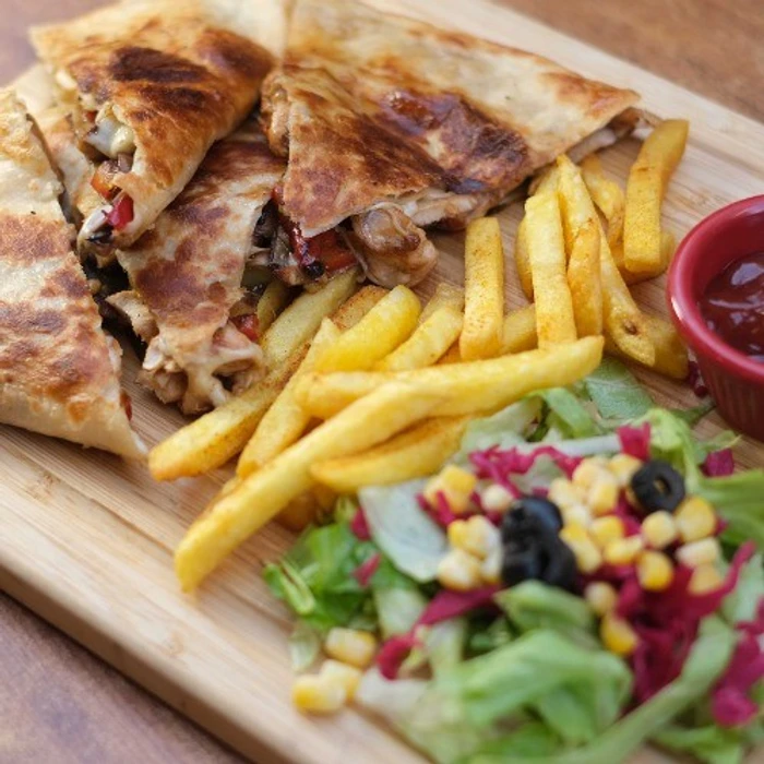 Quesadi̇lla Tavuk