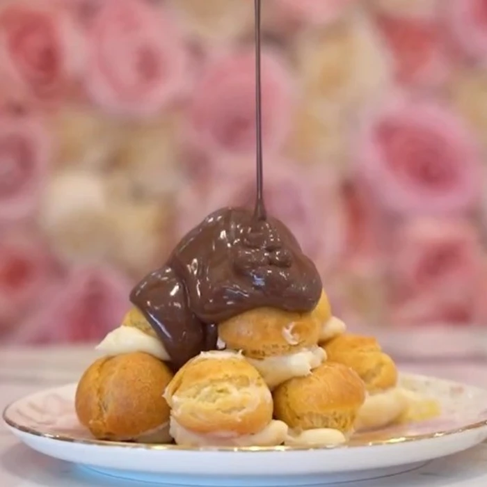 Mi̇lky Desserts
