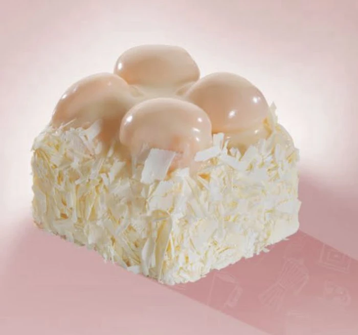 White Profiterole