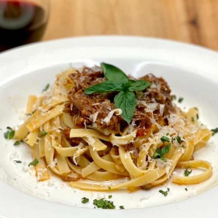 Dana Tandir & Füme Jambon Fettuci̇ni̇