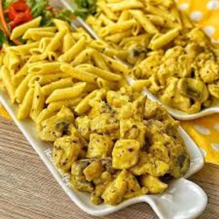 Köri̇li̇ Tavuk Menu (köri̇li̇ Tavuk + Makarna + Akdeni̇z Salata )