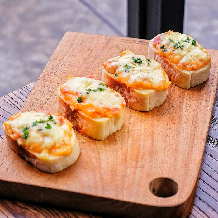 Beef Deluxe Bruschetta